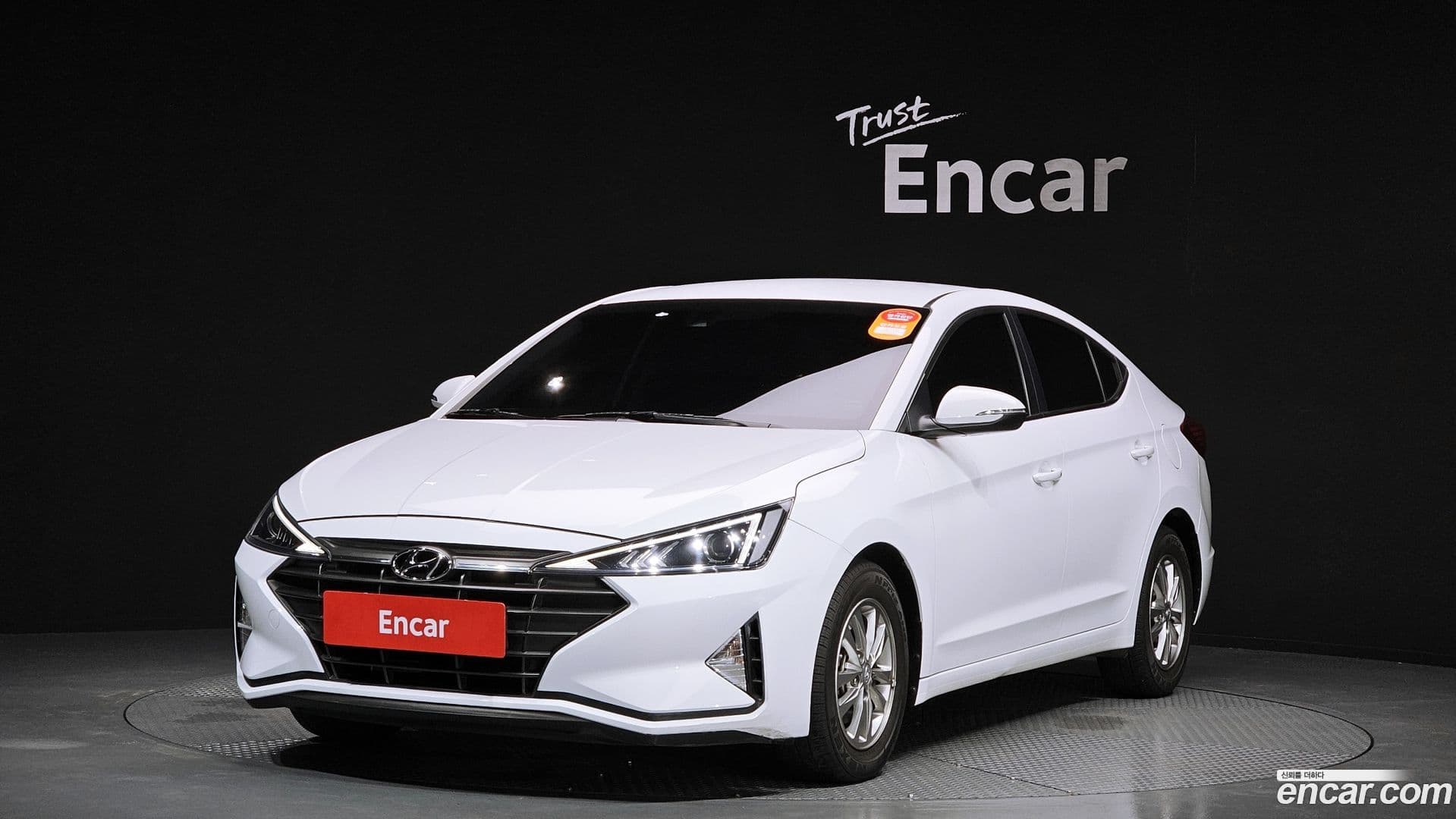 Main__Slider__Photo:AVANTE Hyundai 2018.9-0
