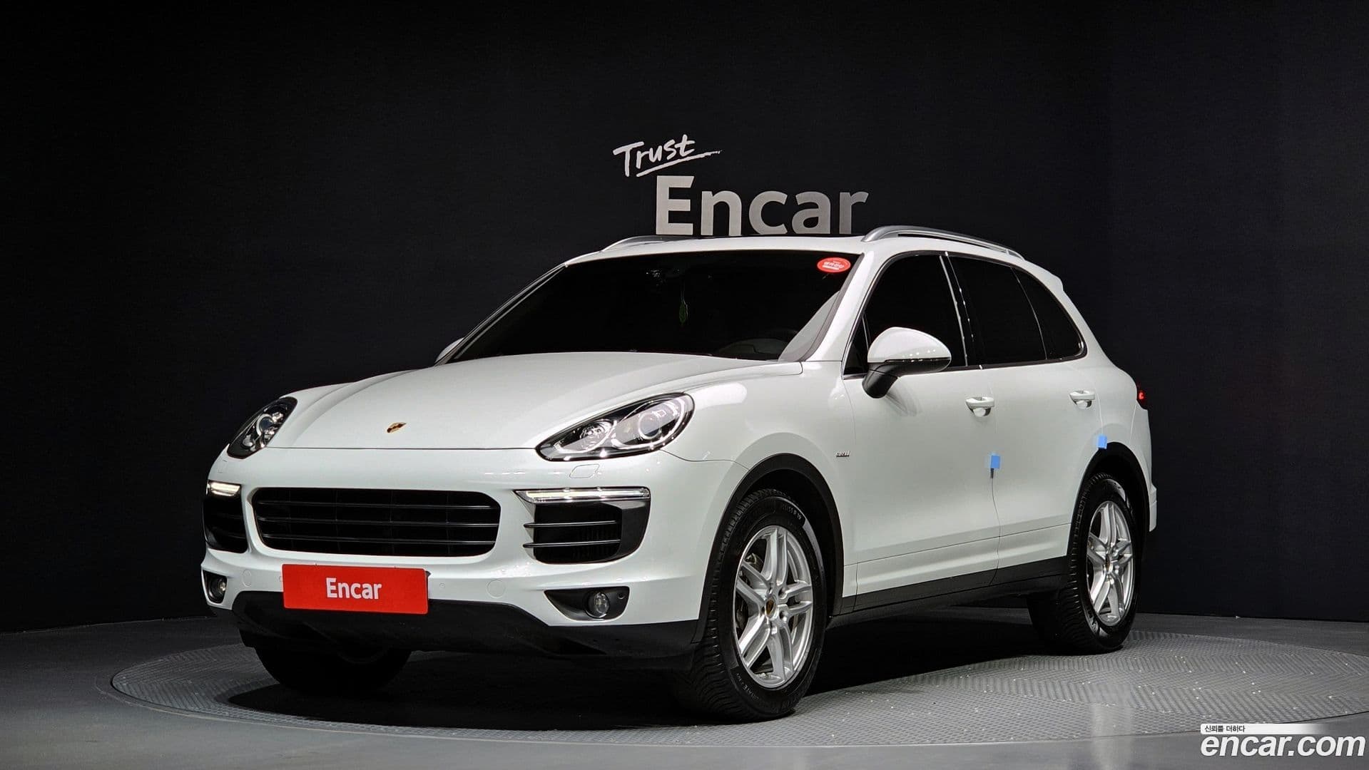 Main__Slider__Photo:Cayenne Porsche 2016.0-0