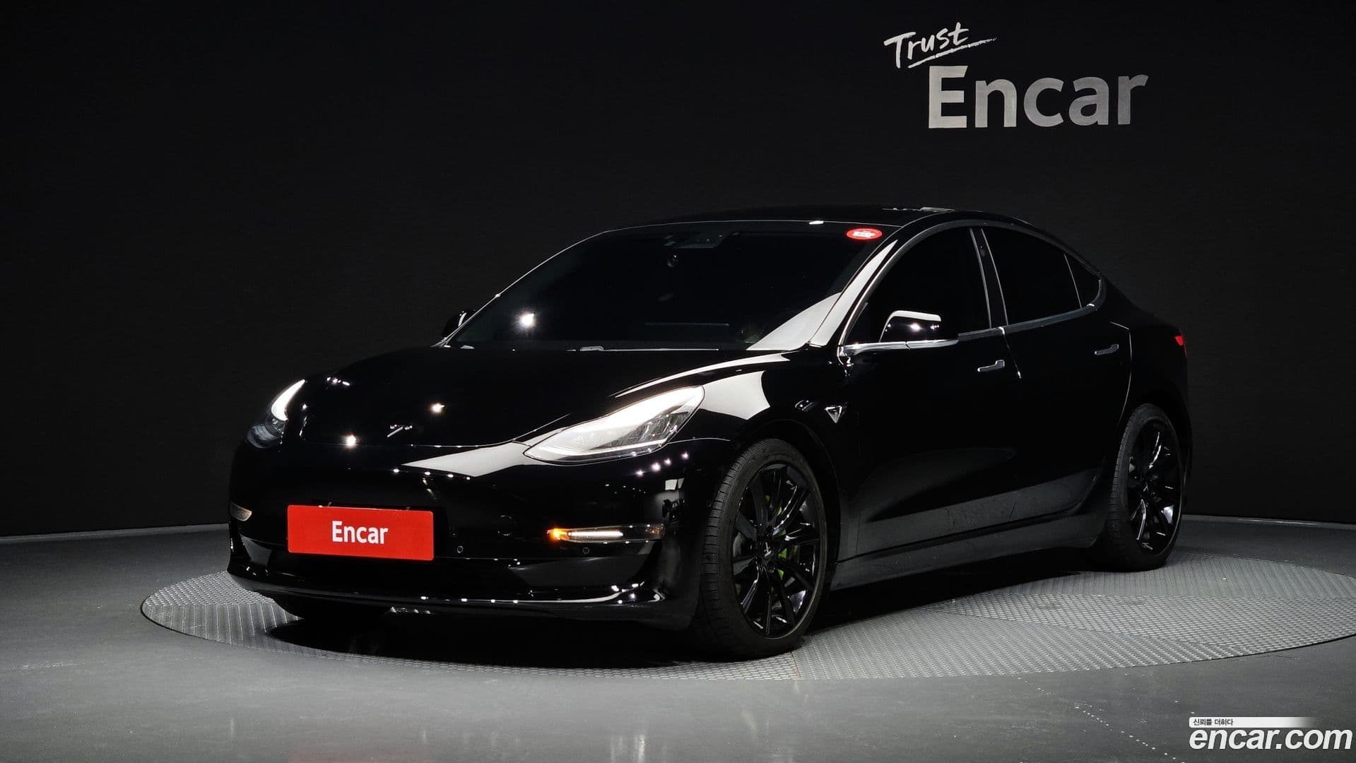 Main__Slider__Photo:Model 3 Tesla 2020.8-0