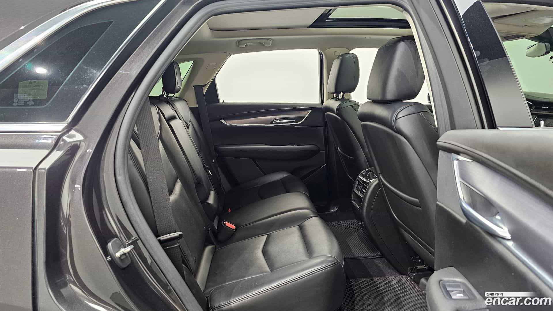 XT5 Cadillac 2018.4-OPTION-016