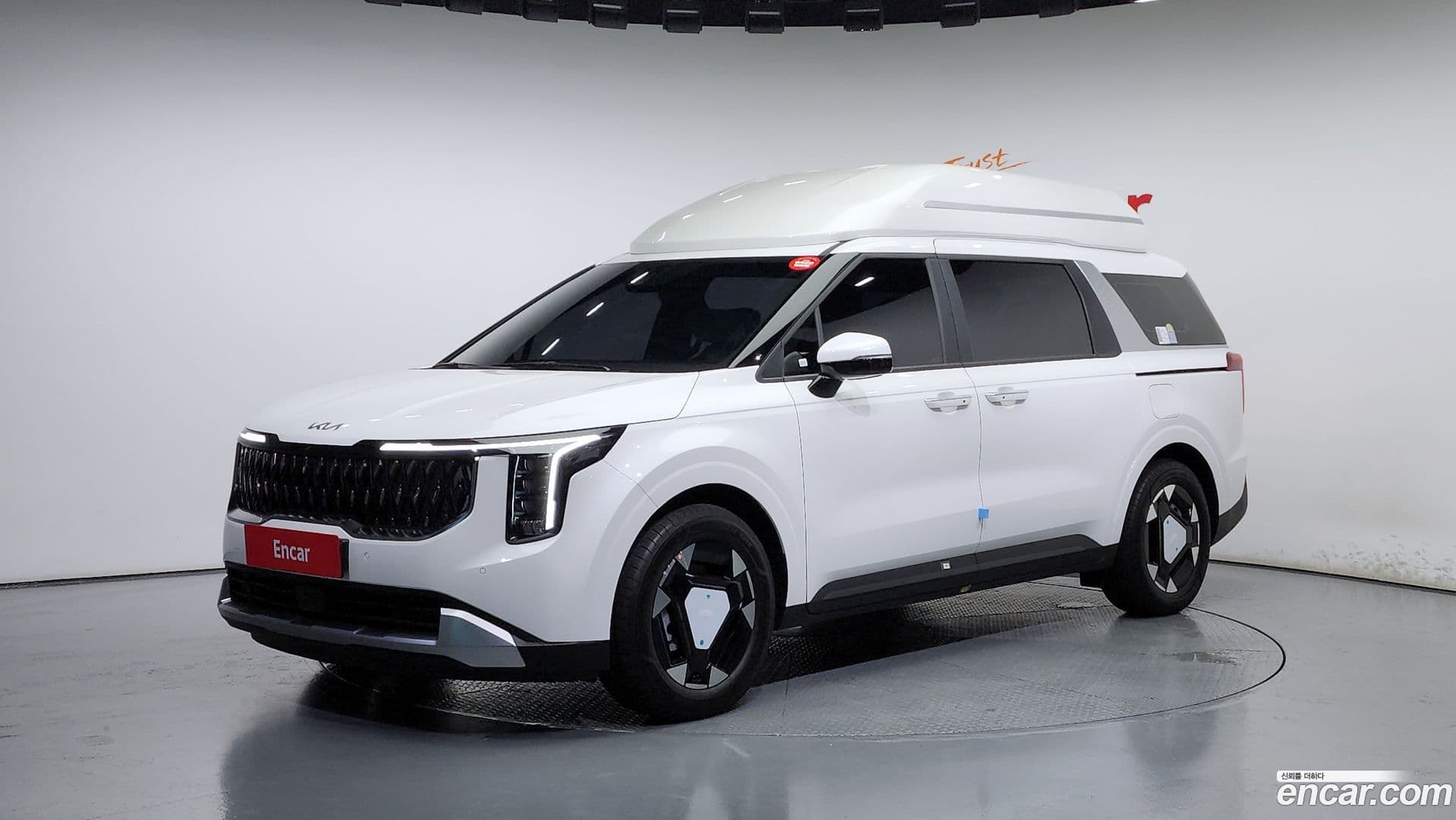 Main__Slider__Photo:Canival Kia 2025.5-0