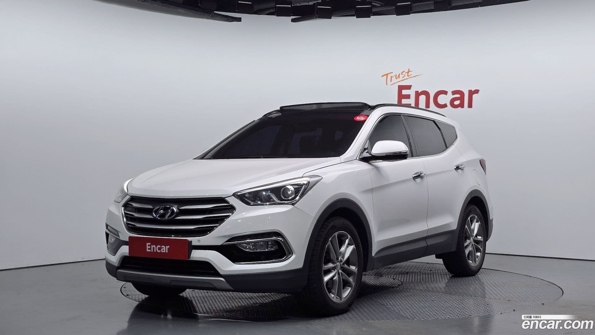 Main__Slider__Photo:Santafe Hyundai 2015.7-0