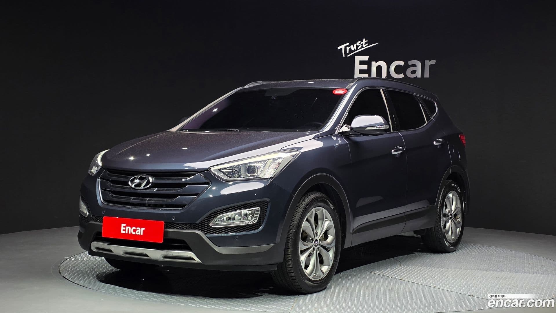 Main__Slider__Photo:Santafe Hyundai 2014.5-0