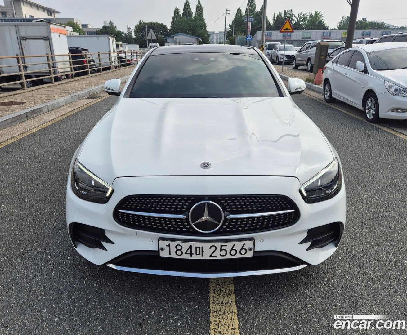 Main__Slider__Photo:E-Class Mercedes-Benz 2020.10-0