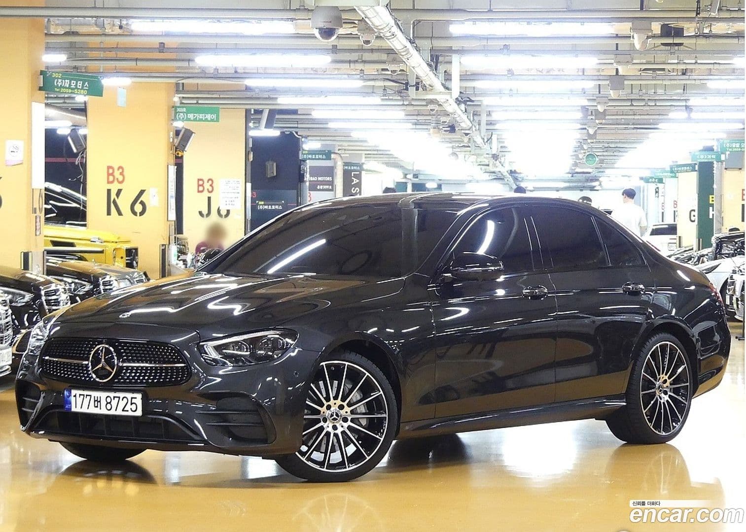 Main__Slider__Photo:E-Class Mercedes-Benz 2023.3-0
