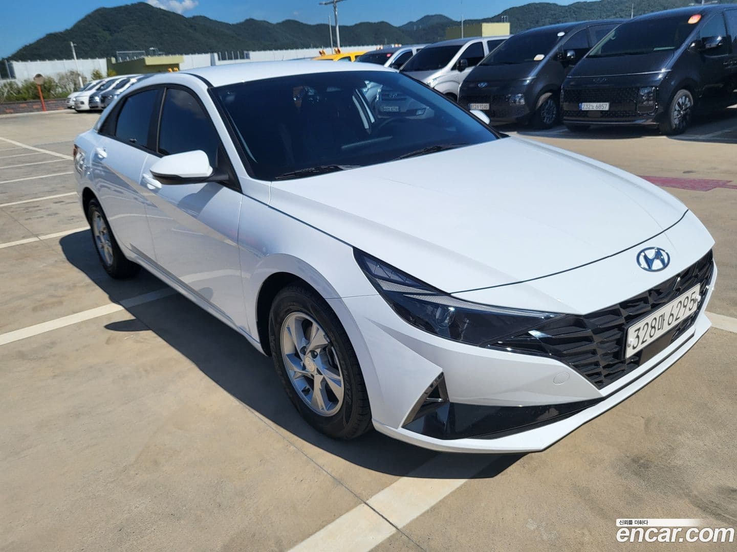 Main__Slider__Photo:AVANTE Hyundai 2021.10-0