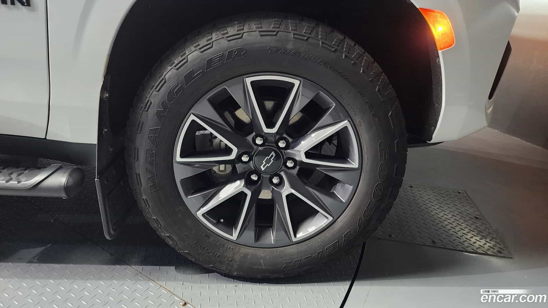 Surburban Chevrolet 2021.5-OUTER-005
