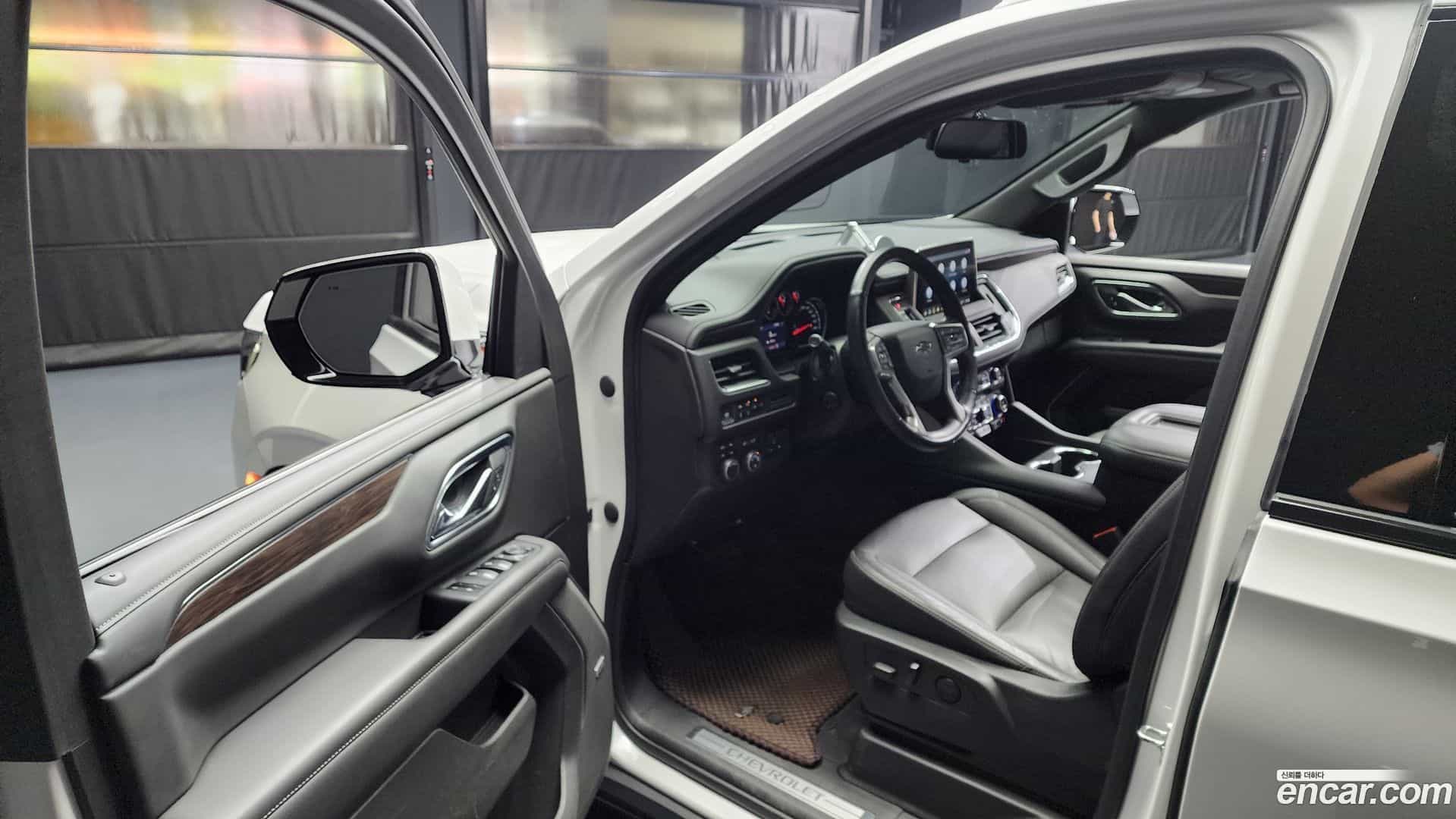 Surburban Chevrolet 2021.5-INNER-010