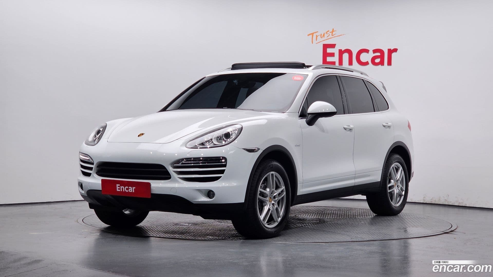 Main__Slider__Photo:Cayenne Porsche 2013.5-0