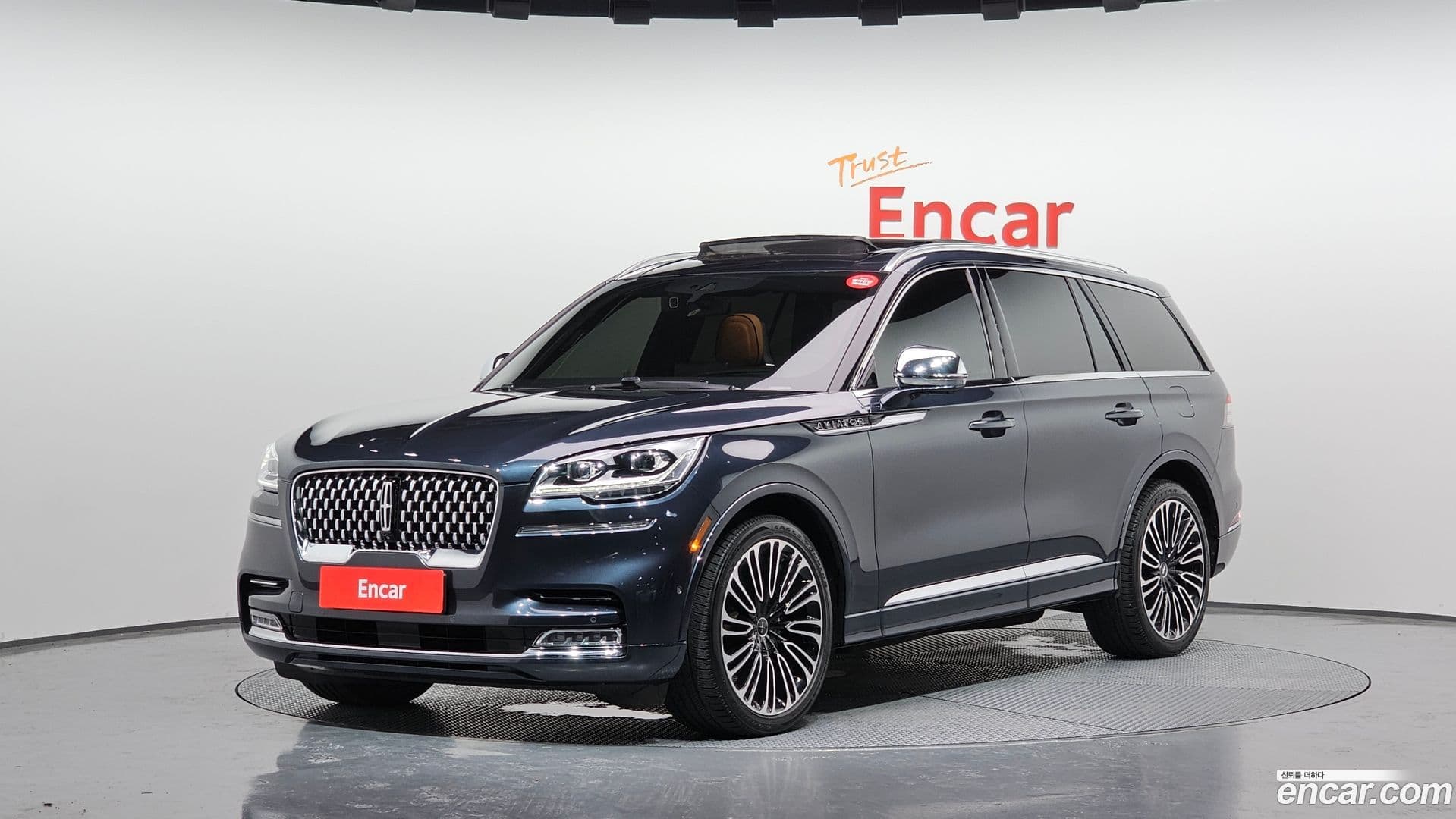 Main__Slider__Photo:Aviator Lincoln 2020.8-0