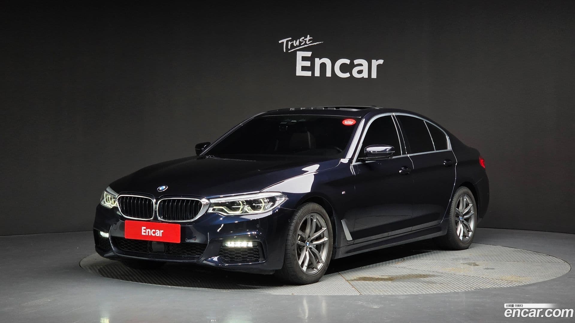 Main__Slider__Photo:5-Series BMW 2019.4-0