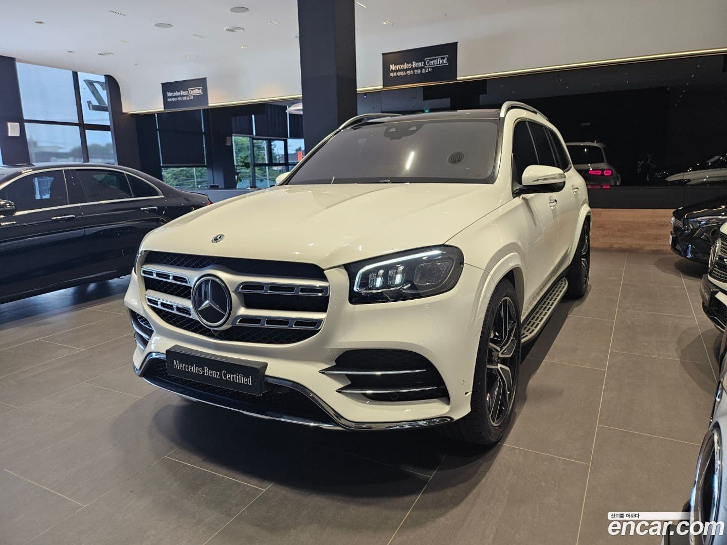 Main__Slider__Photo:GLS-Class Mercedes-Benz 2023.3-0