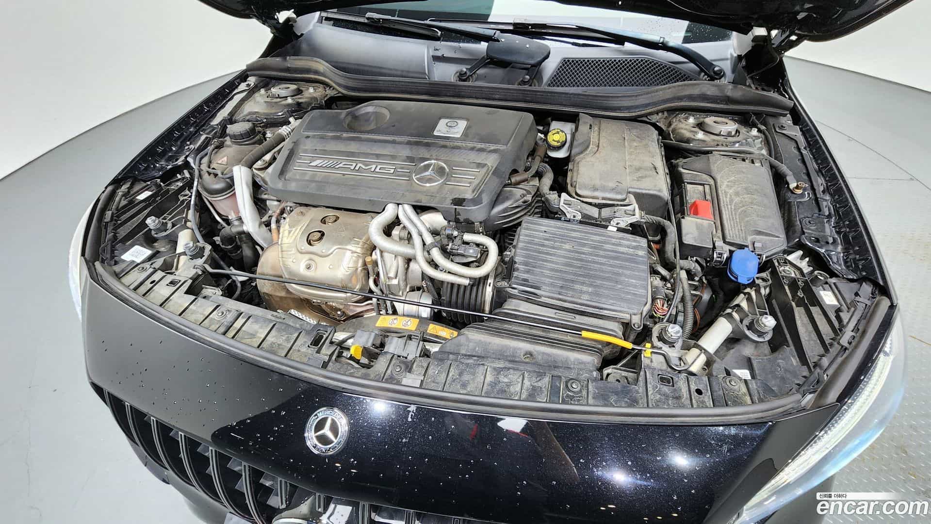 GLA-Class Mercedes-Benz 2018.2-INNER-006
