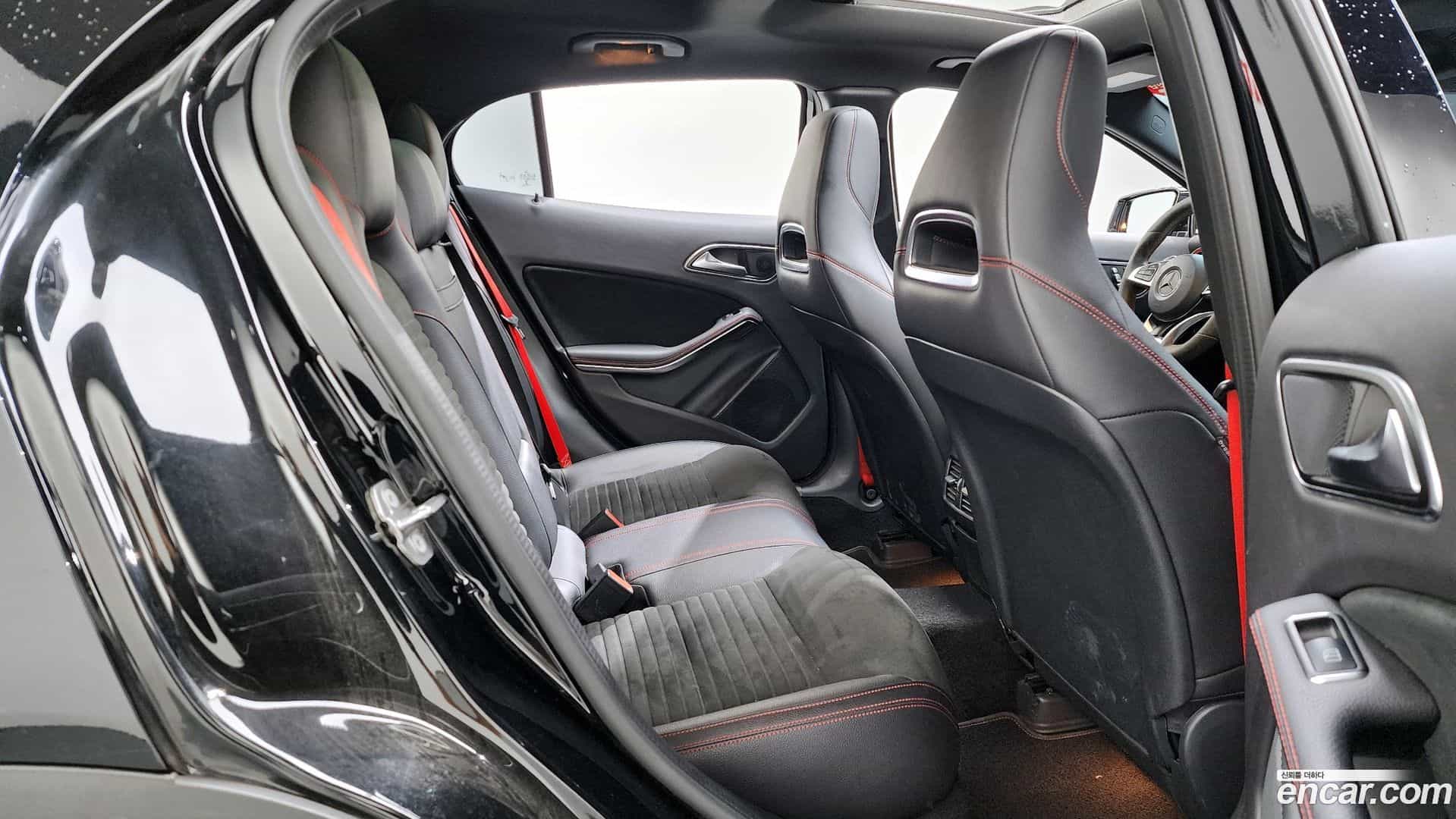 GLA-Class Mercedes-Benz 2018.2-OPTION-016