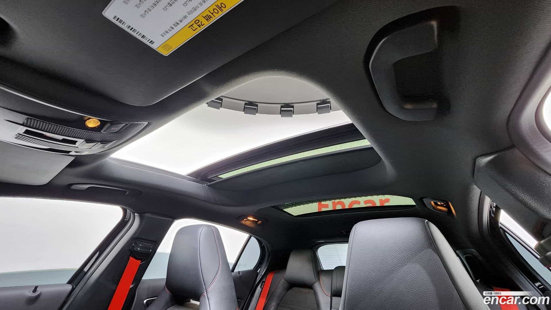 GLA-Class Mercedes-Benz 2018.2-OPTION-020