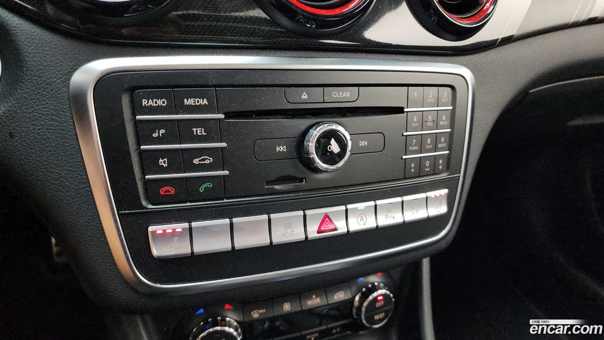 GLA-Class Mercedes-Benz 2018.2-OPTION-021