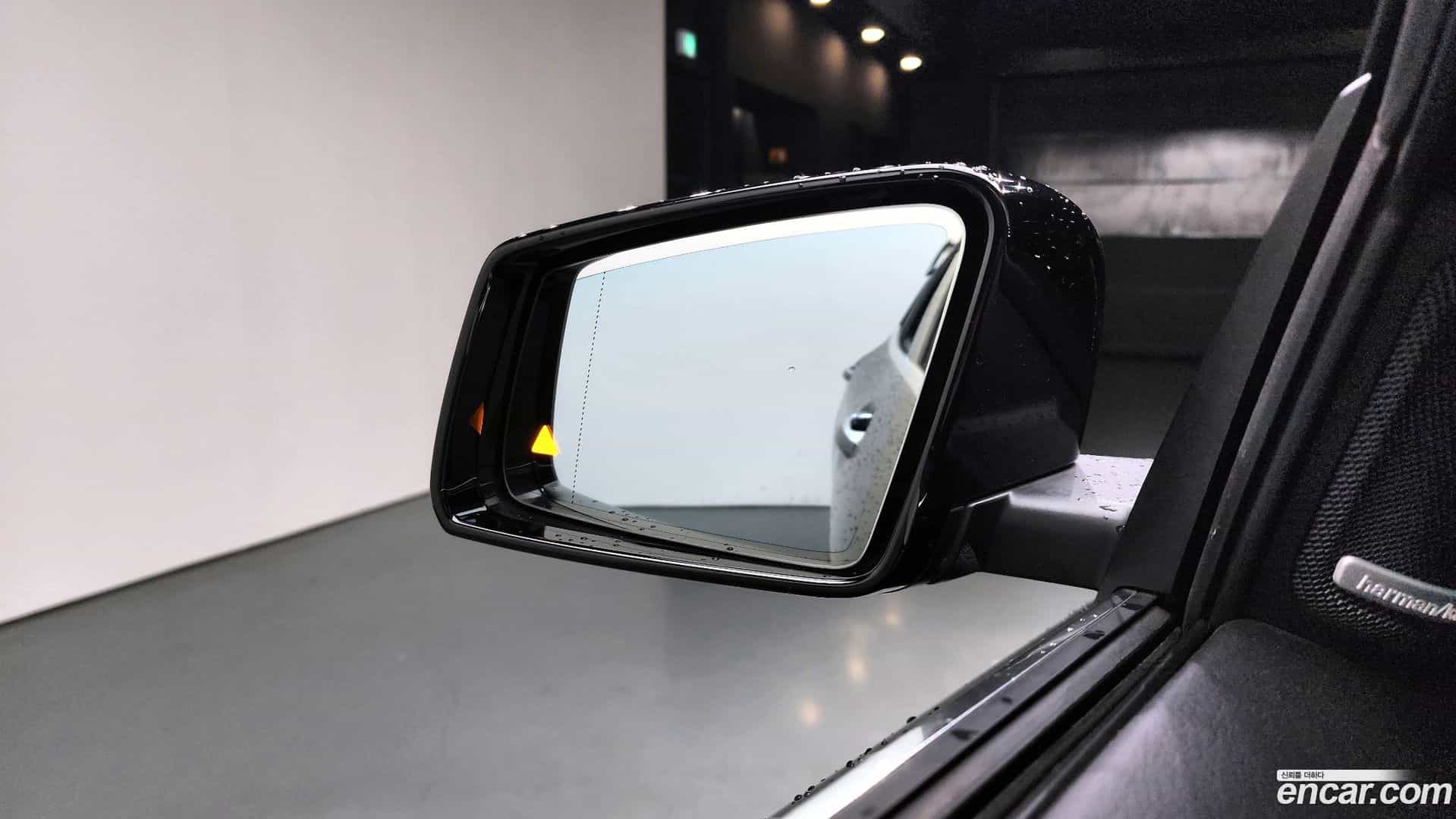 GLA-Class Mercedes-Benz 2018.2-OPTION-023