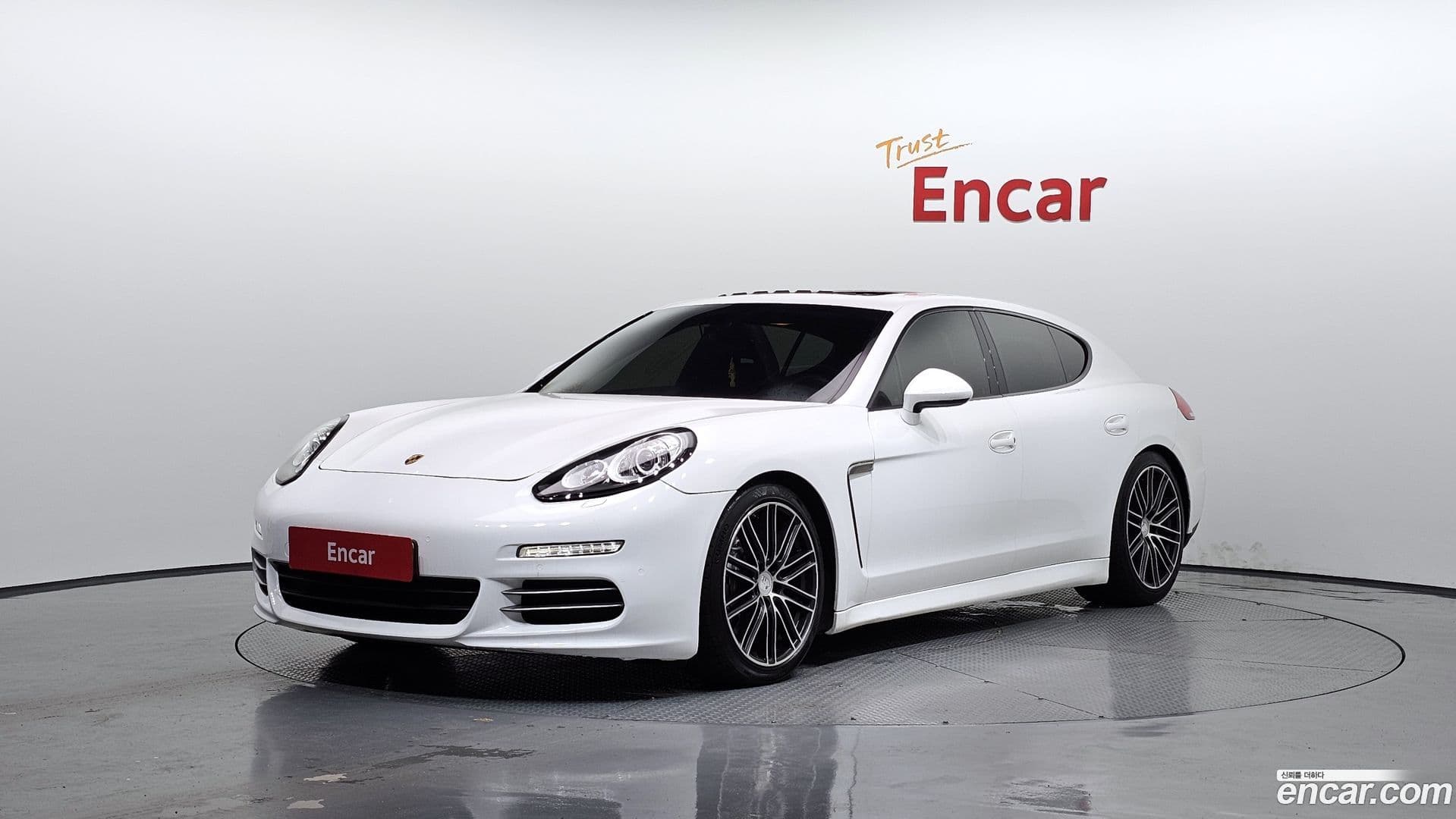 Main__Slider__Photo:Panamera Porsche 2013.8-0