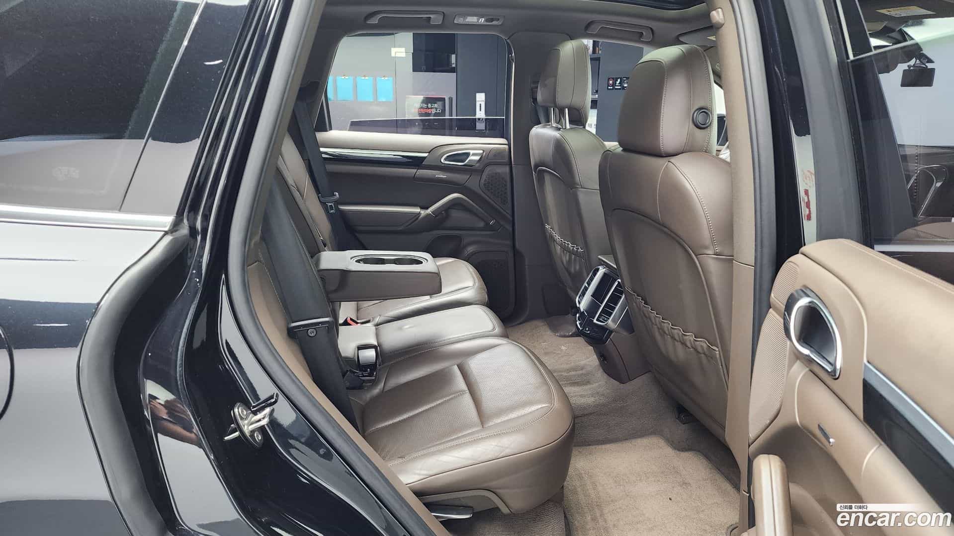 Cayenne Porsche 2012.10-OPTION-016