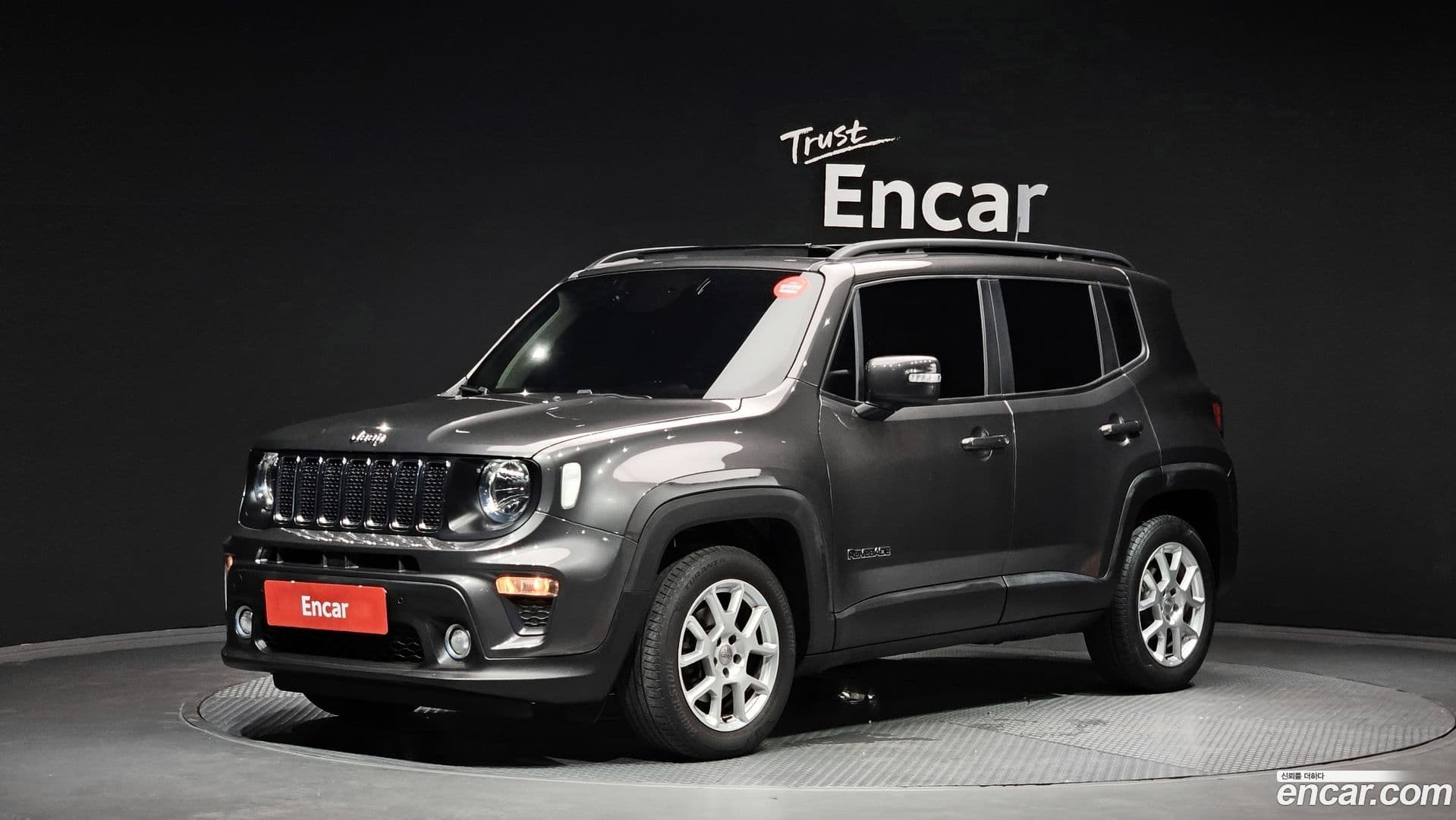 Main__Slider__Photo:Renegade Jeep 2021.6-0