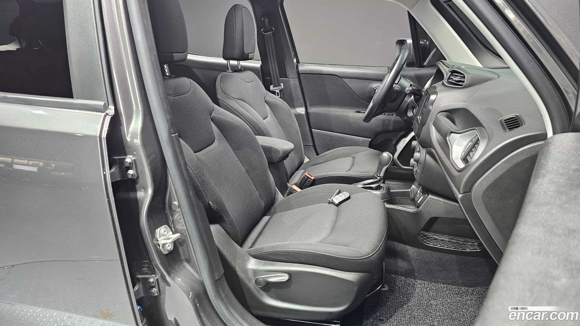Renegade Jeep 2021.6-INNER-010