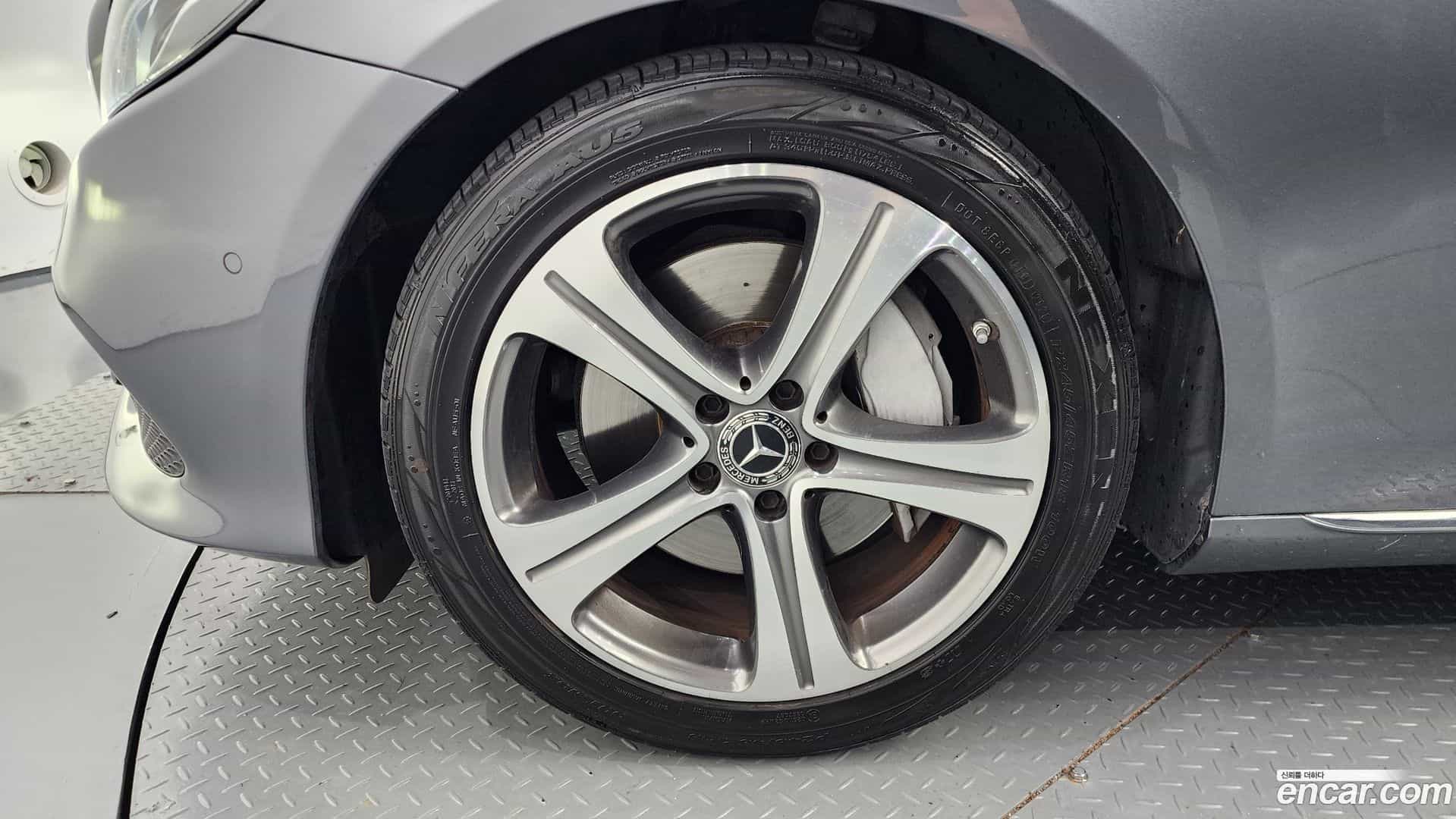 E-Class Mercedes-Benz 2017.8-OUTER-005