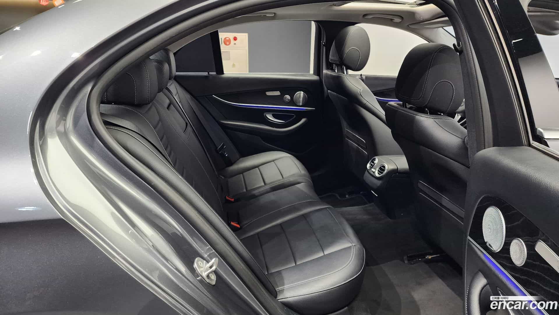 E-Class Mercedes-Benz 2017.8-OPTION-016