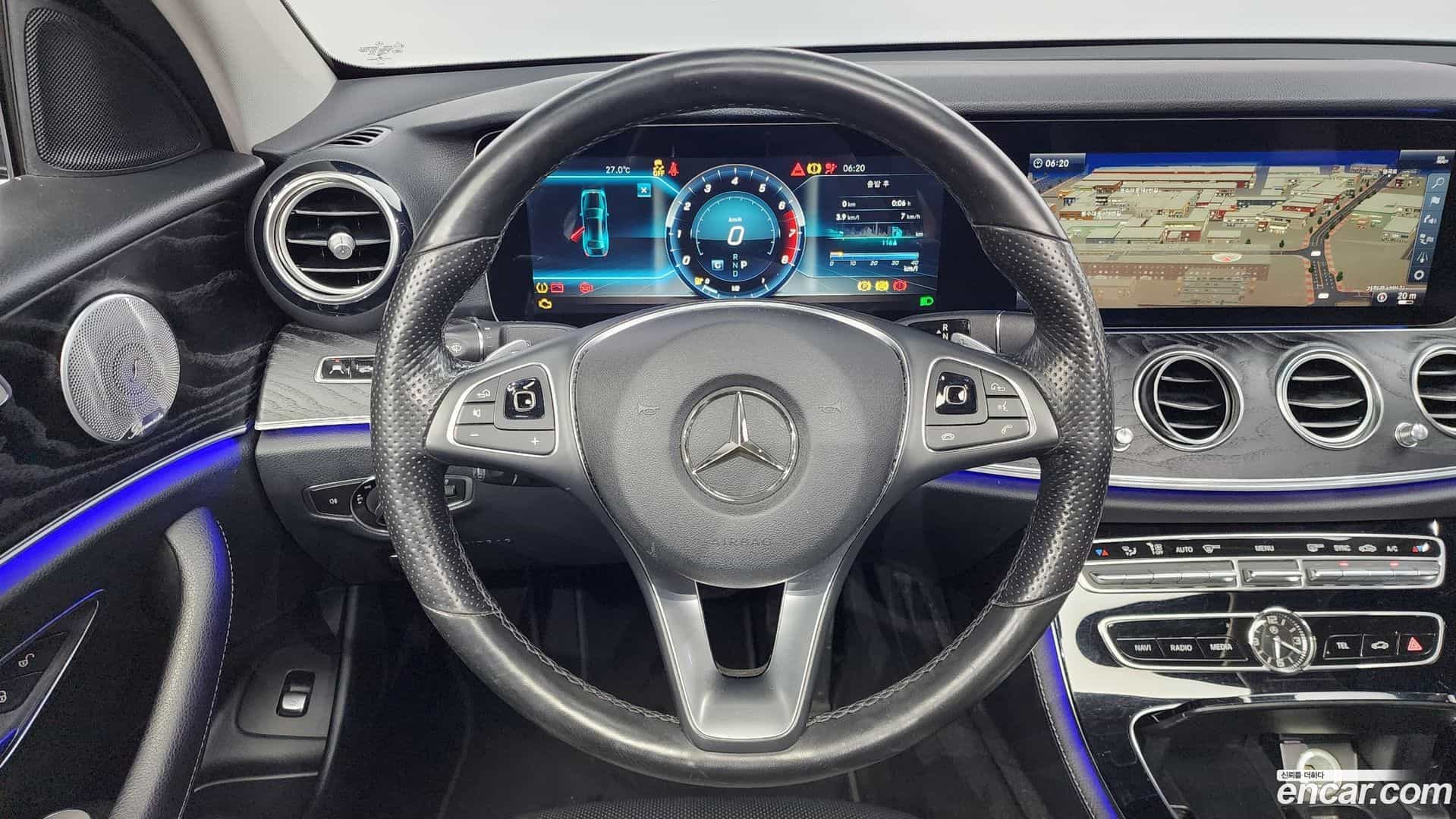 E-Class Mercedes-Benz 2017.8-OPTION-017