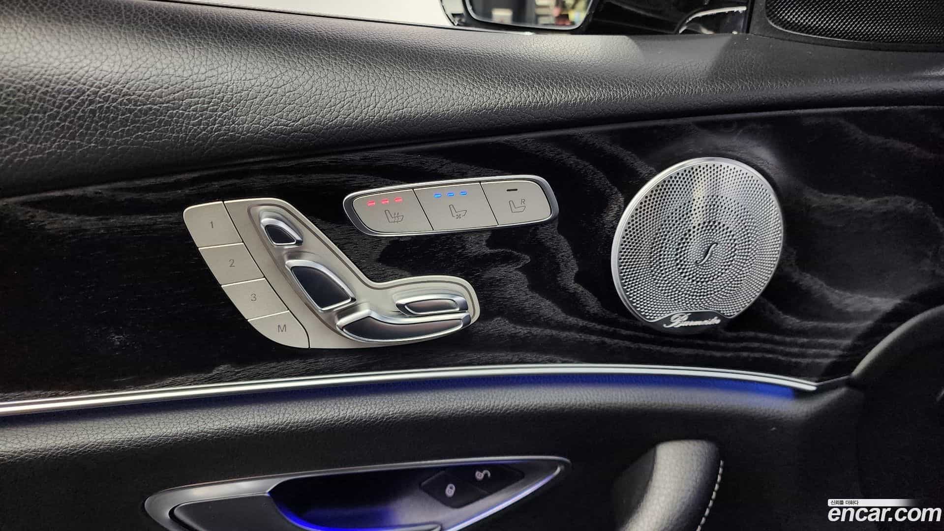 E-Class Mercedes-Benz 2017.8-OPTION-021