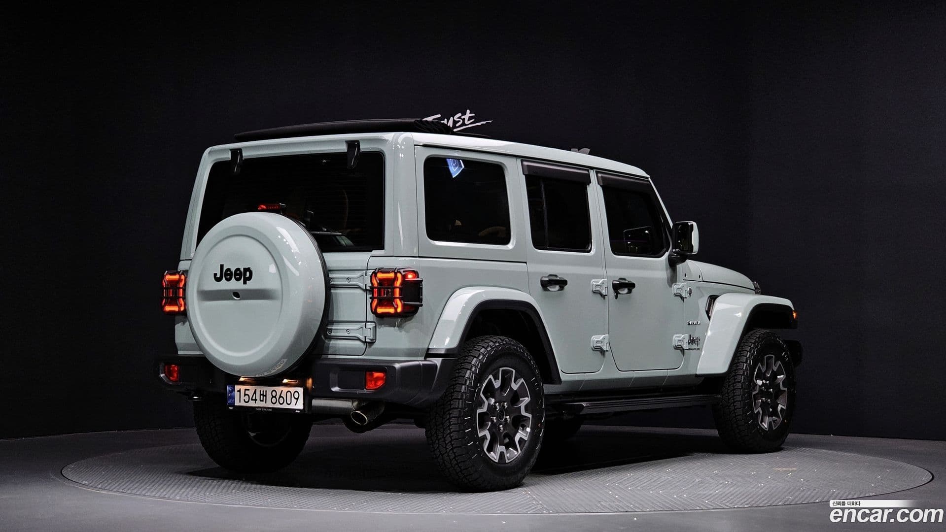 Main__Slider__Photo:Wrangler Jeep 2024.3-0
