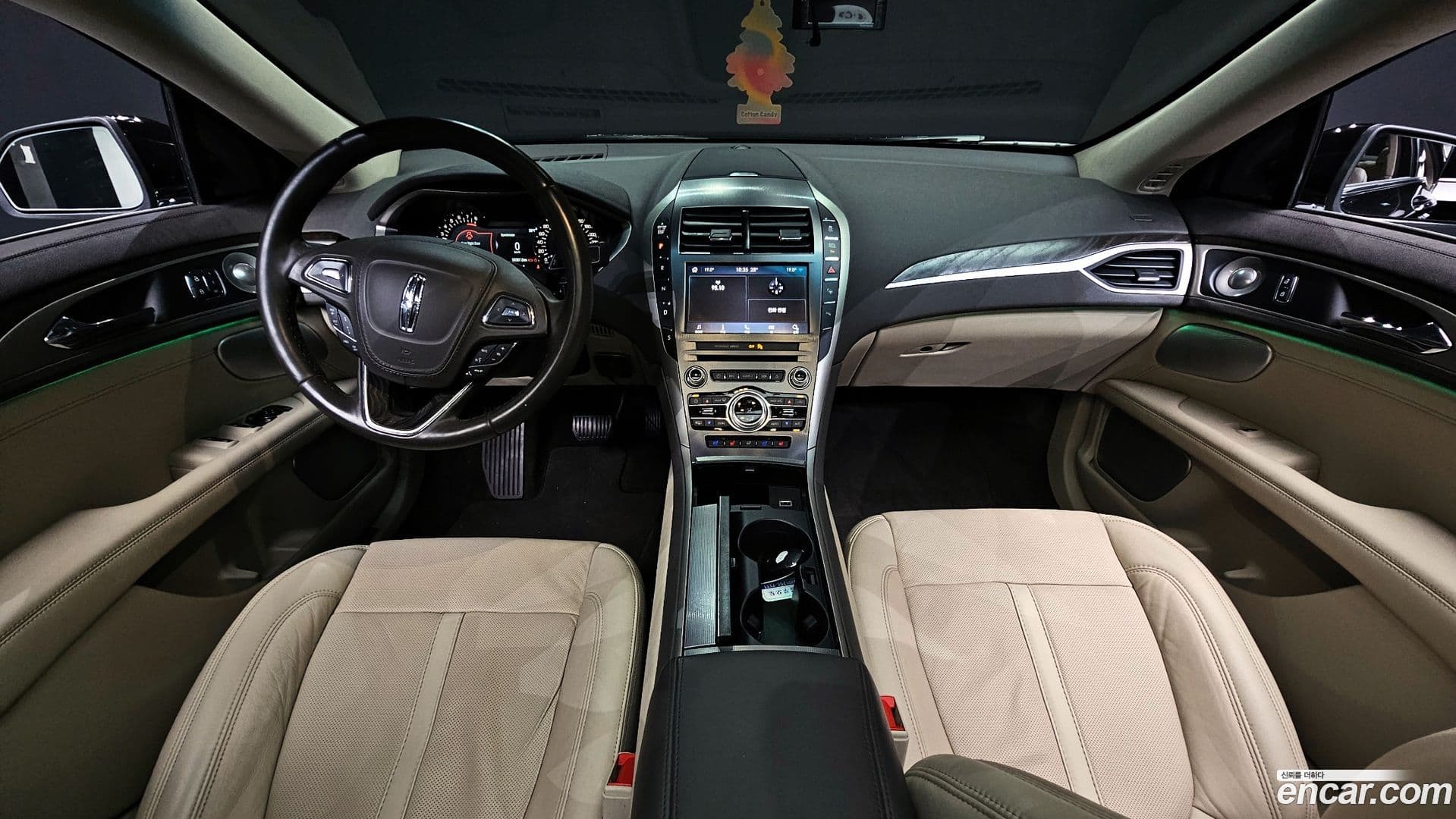 Main__Slider__Photo:MKZ Lincoln 2020.9-6