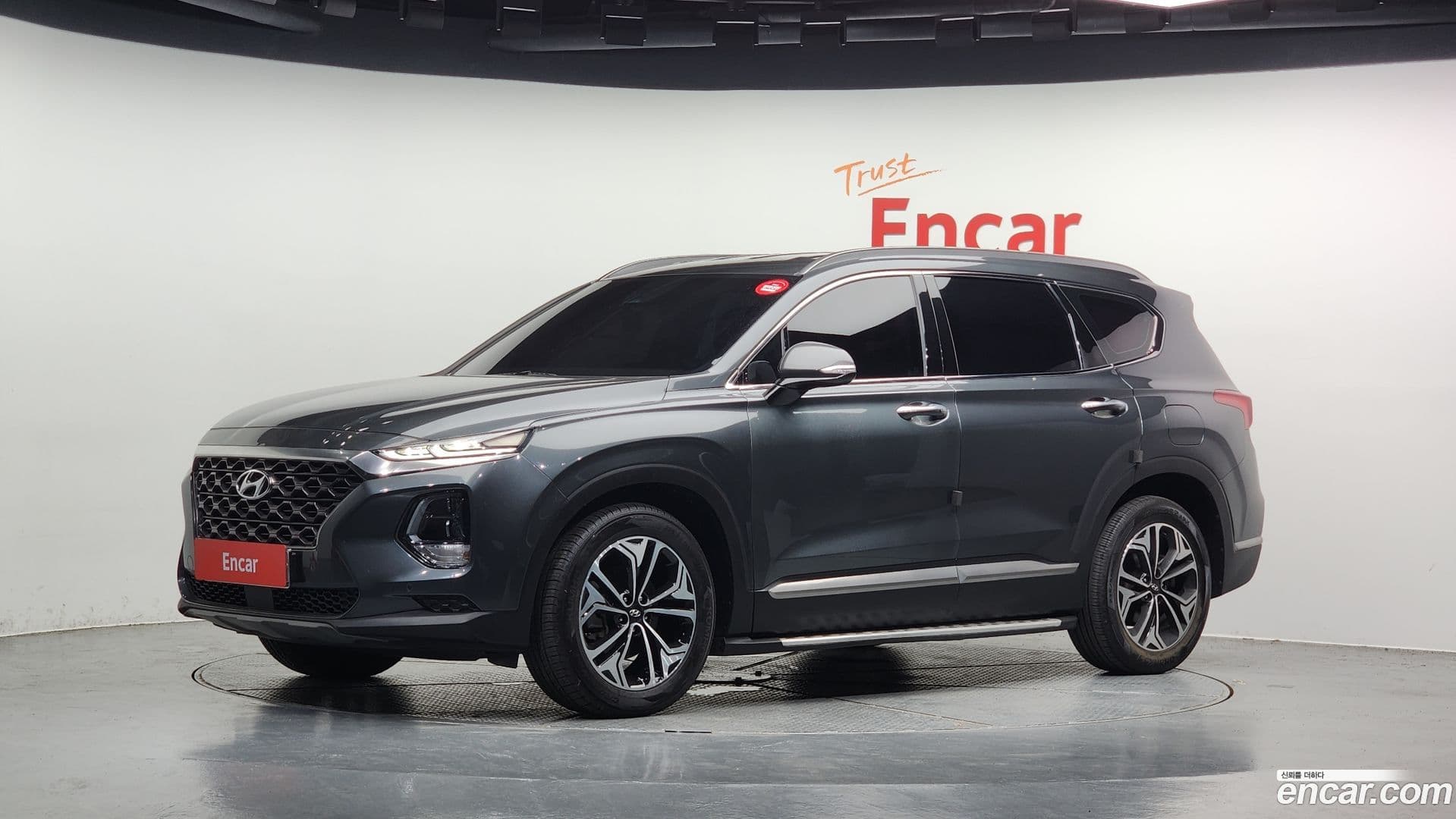 Main__Slider__Photo:Santafe Hyundai 2018.10-0
