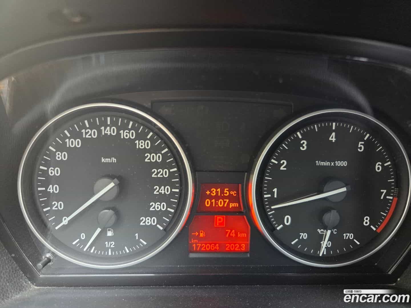 3-Series BMW 2010.6-INNER-008