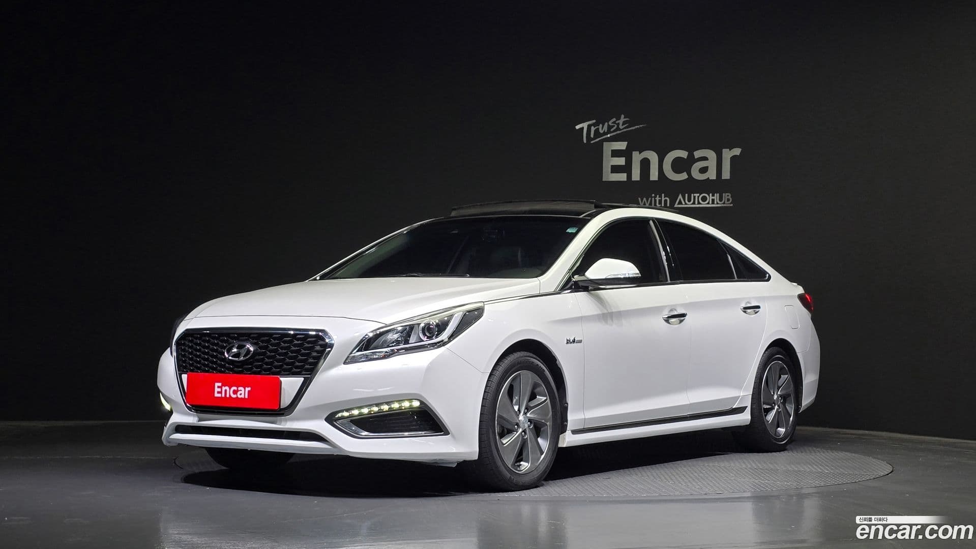 Main__Slider__Photo:Sonata Hyundai 2015.2-0