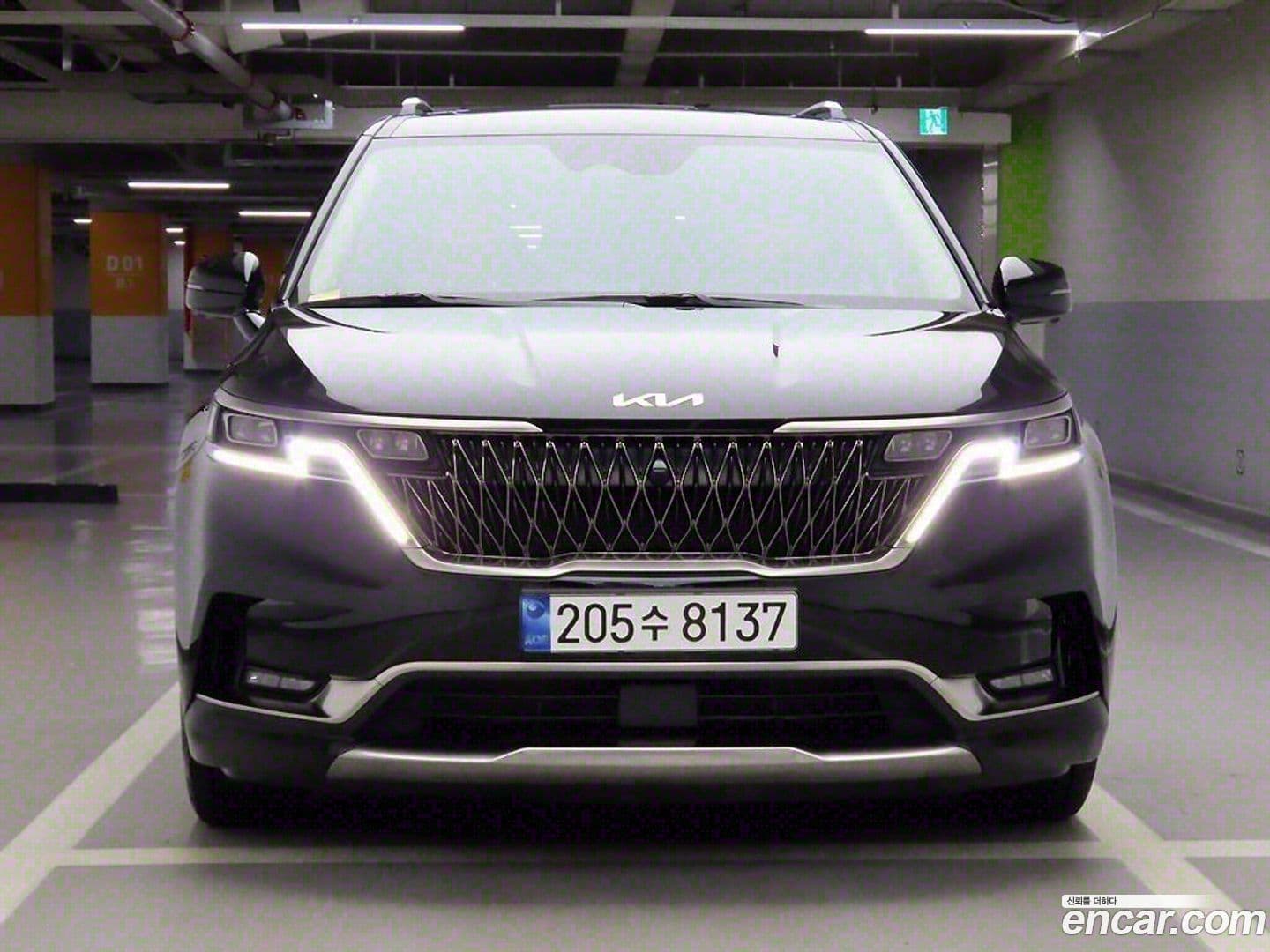 Main__Slider__Photo:Canival Kia 2022.5-0