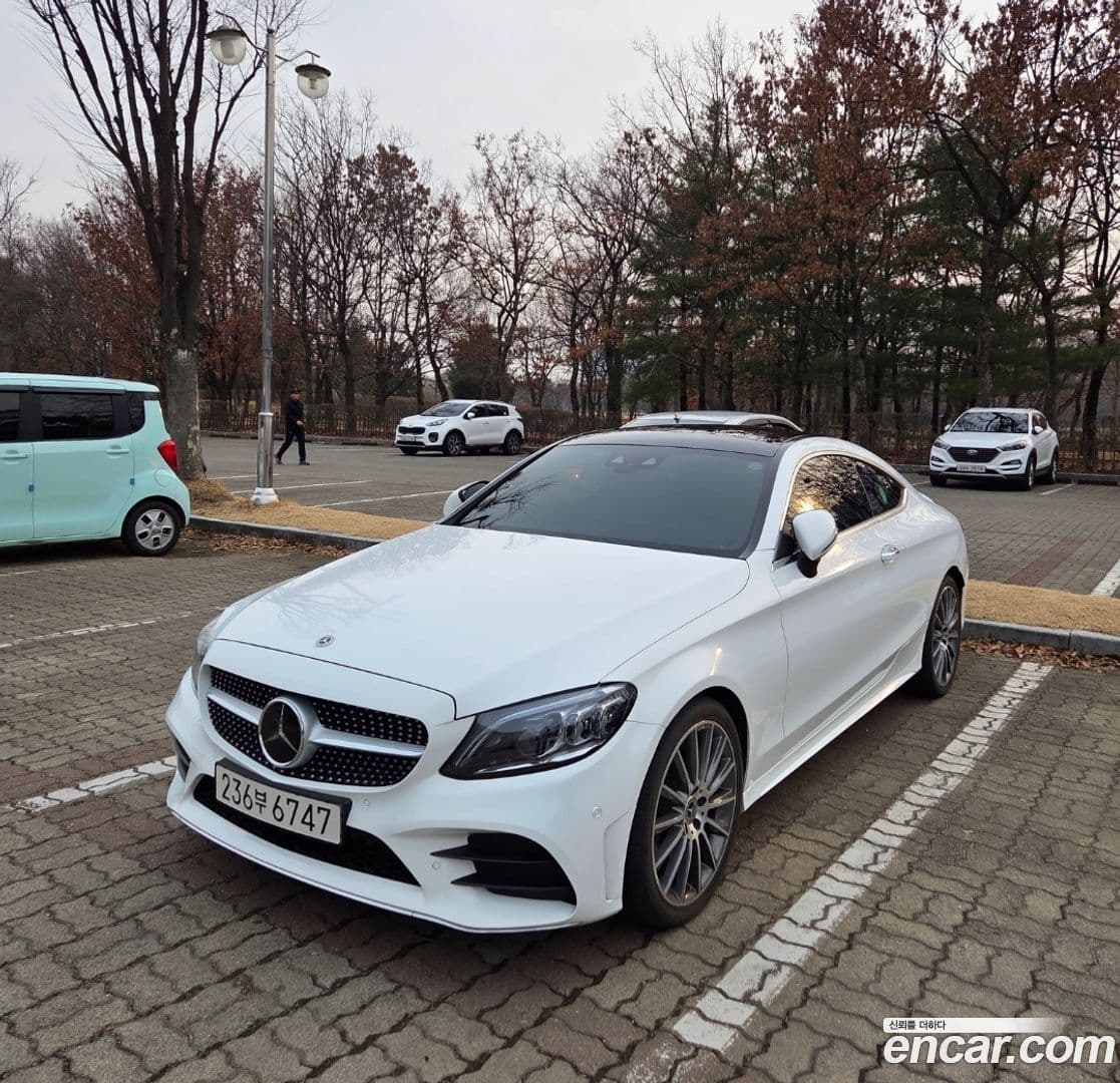 Main__Slider__Photo:C-Class Mercedes-Benz 2023.7-0