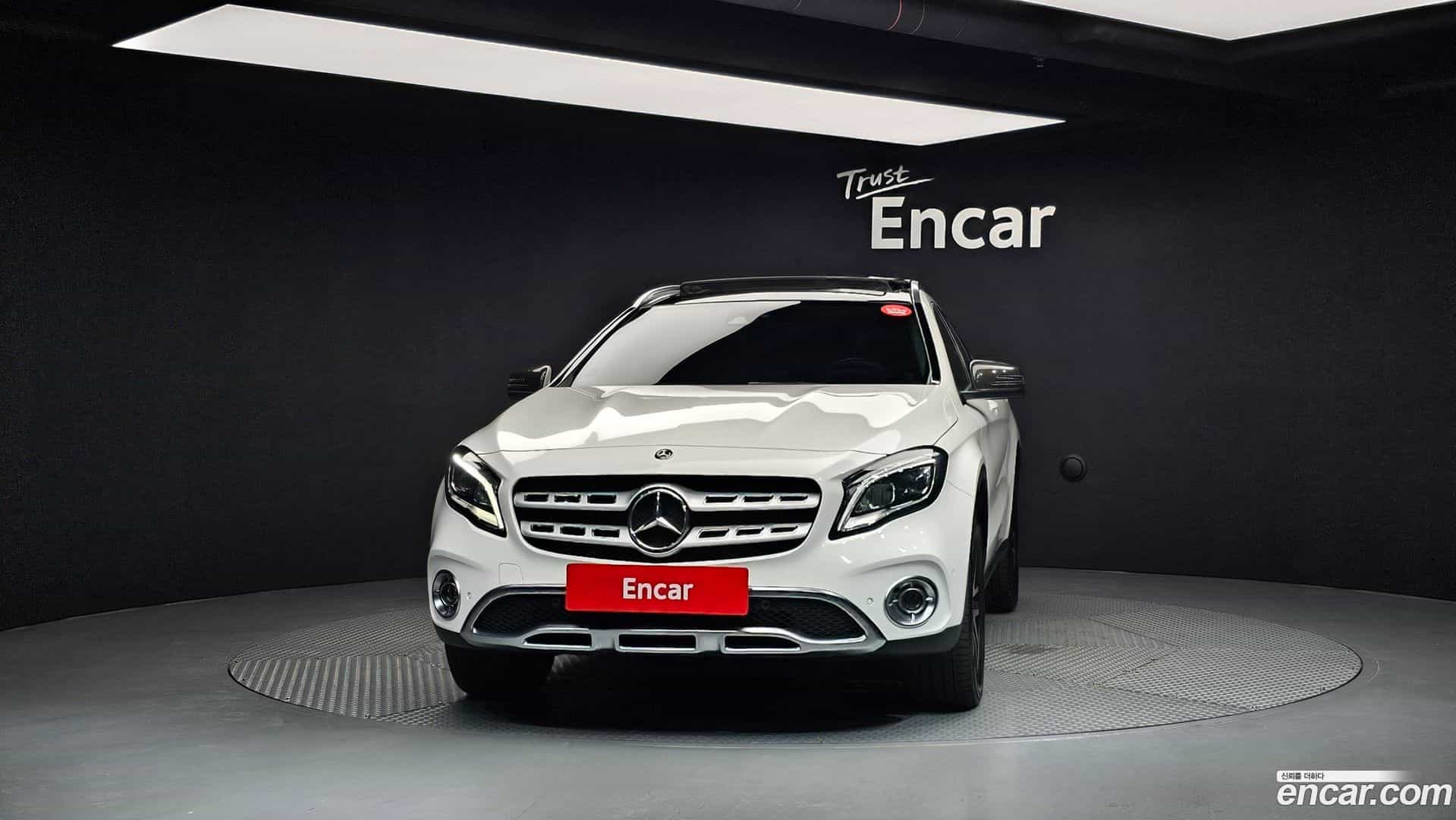 GLA-Class Mercedes-Benz 2019.3-OUTER-003