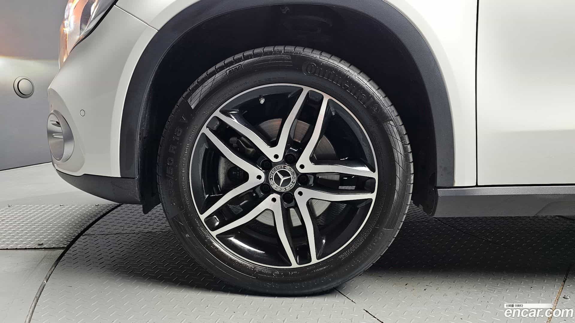 GLA-Class Mercedes-Benz 2019.3-OUTER-005