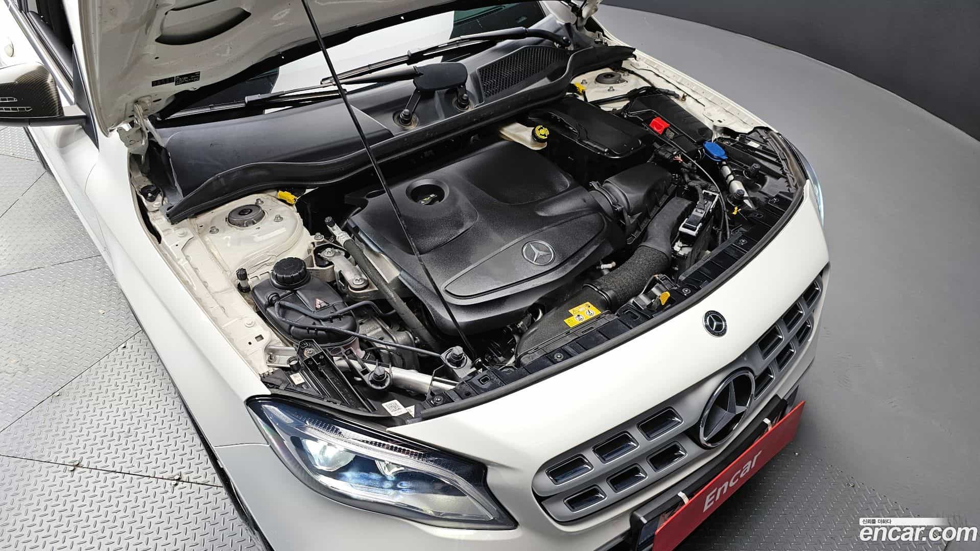 GLA-Class Mercedes-Benz 2019.3-INNER-006