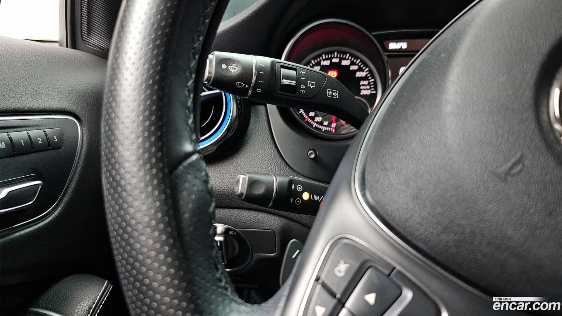 GLA-Class Mercedes-Benz 2019.3-OPTION-022