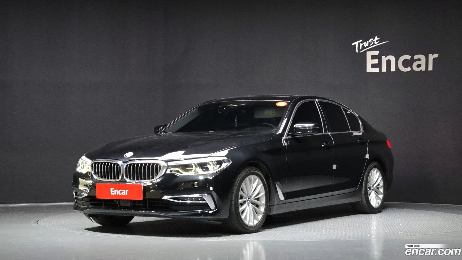 Main__Slider__Photo:5-Series BMW 2019.3-0