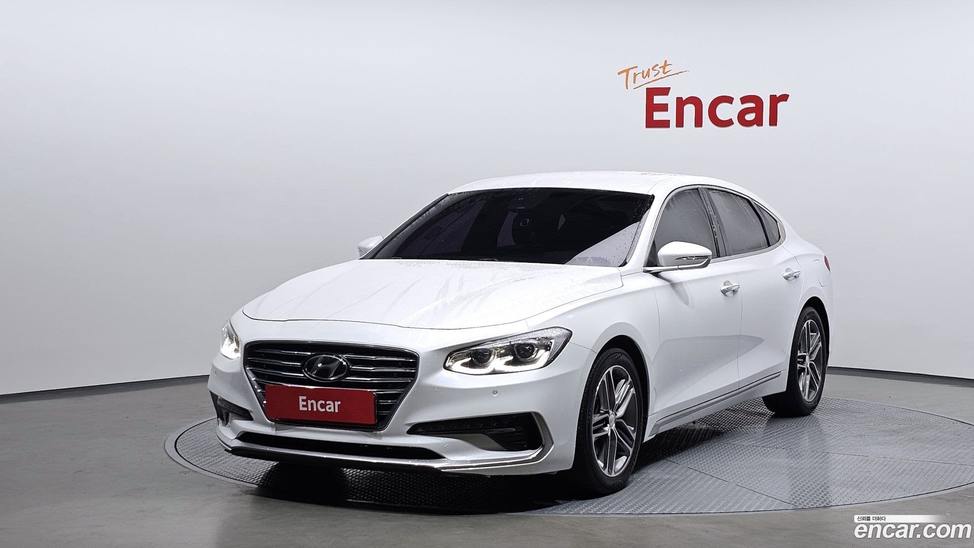 Main__Slider__Photo:Grandeur Hyundai 2017.0-0