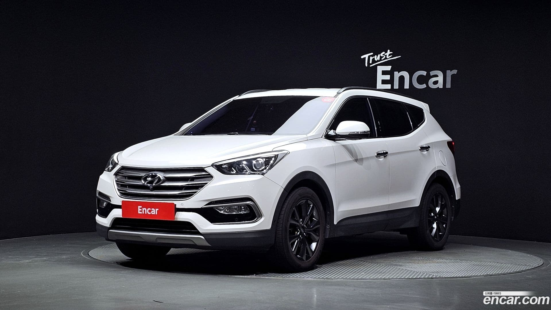 Main__Slider__Photo:Santafe Hyundai 2016.8-0