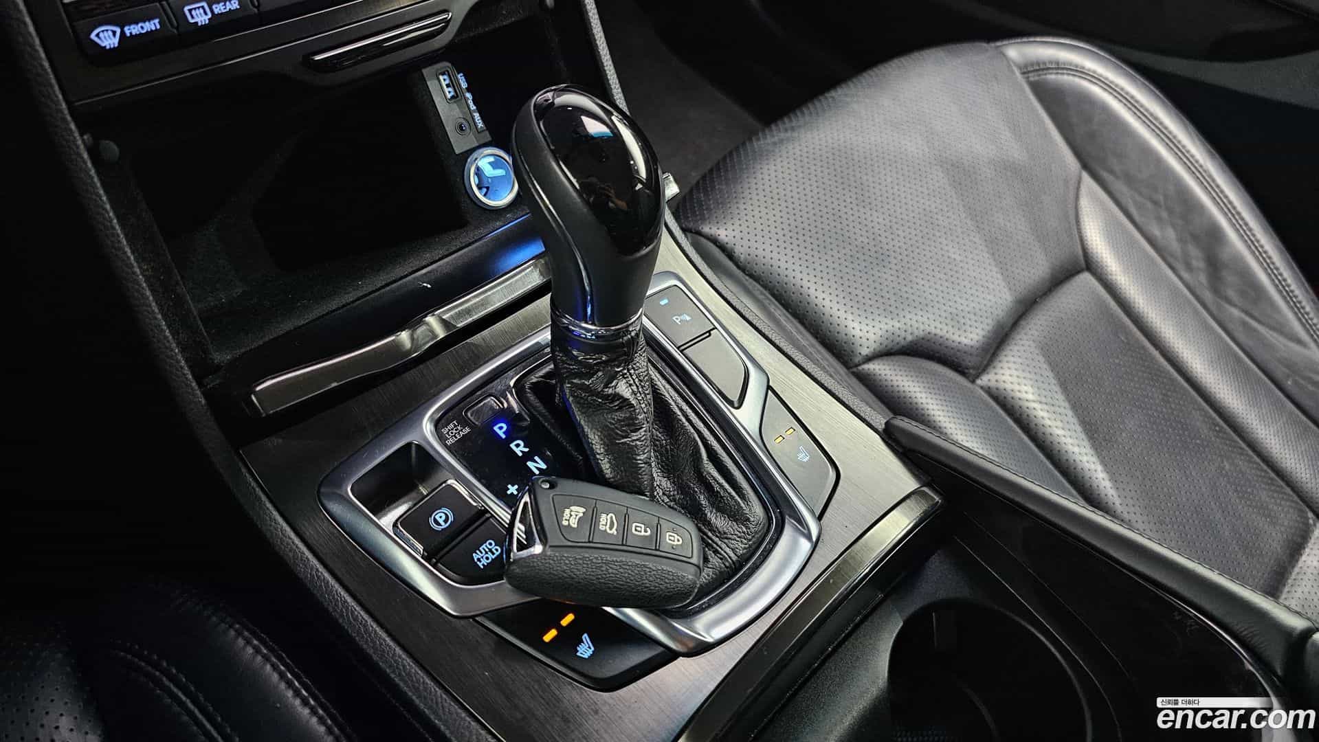 Grandeur Hyundai 2016.6-INNER-009