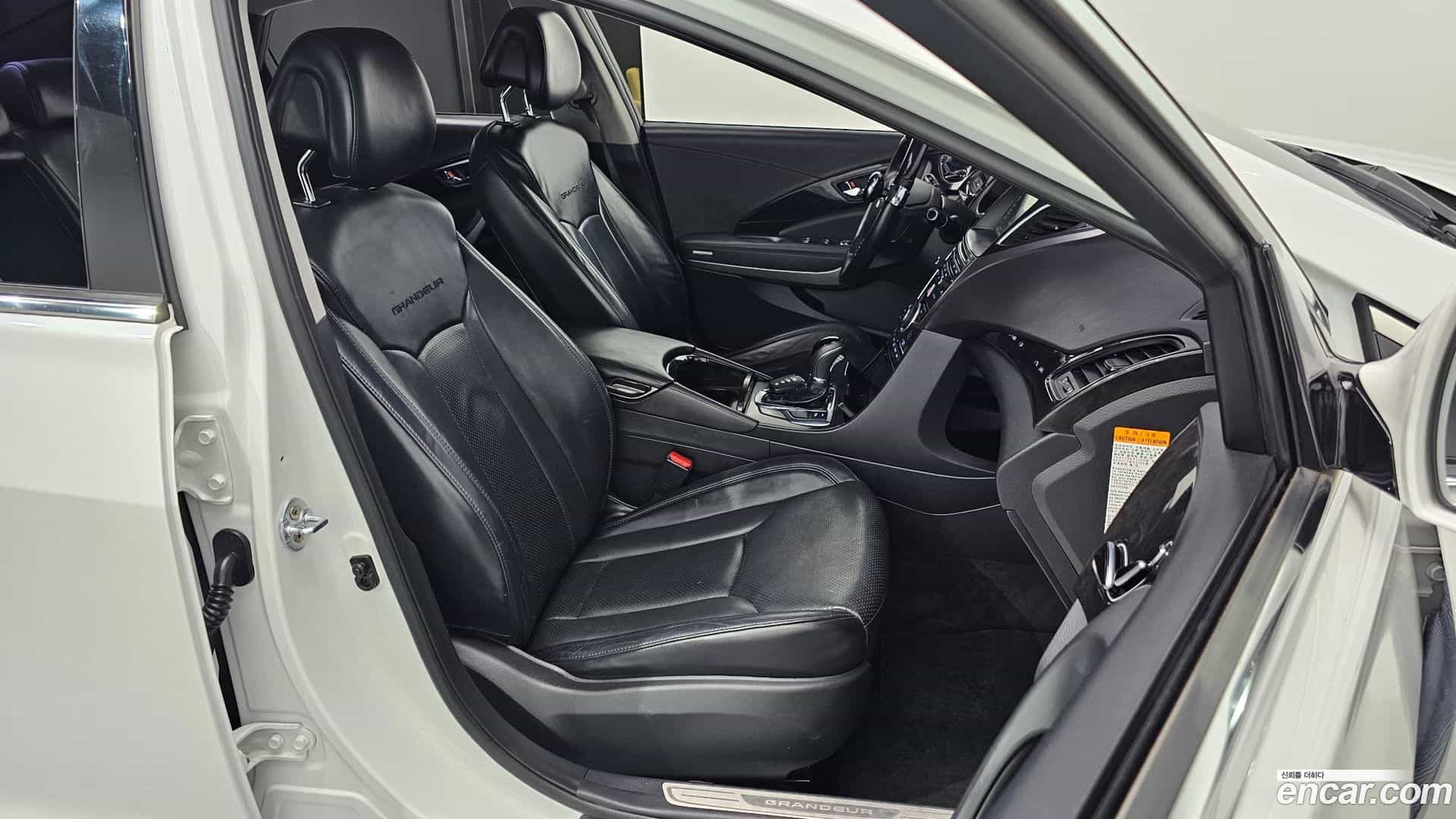 Grandeur Hyundai 2016.6-INNER-010