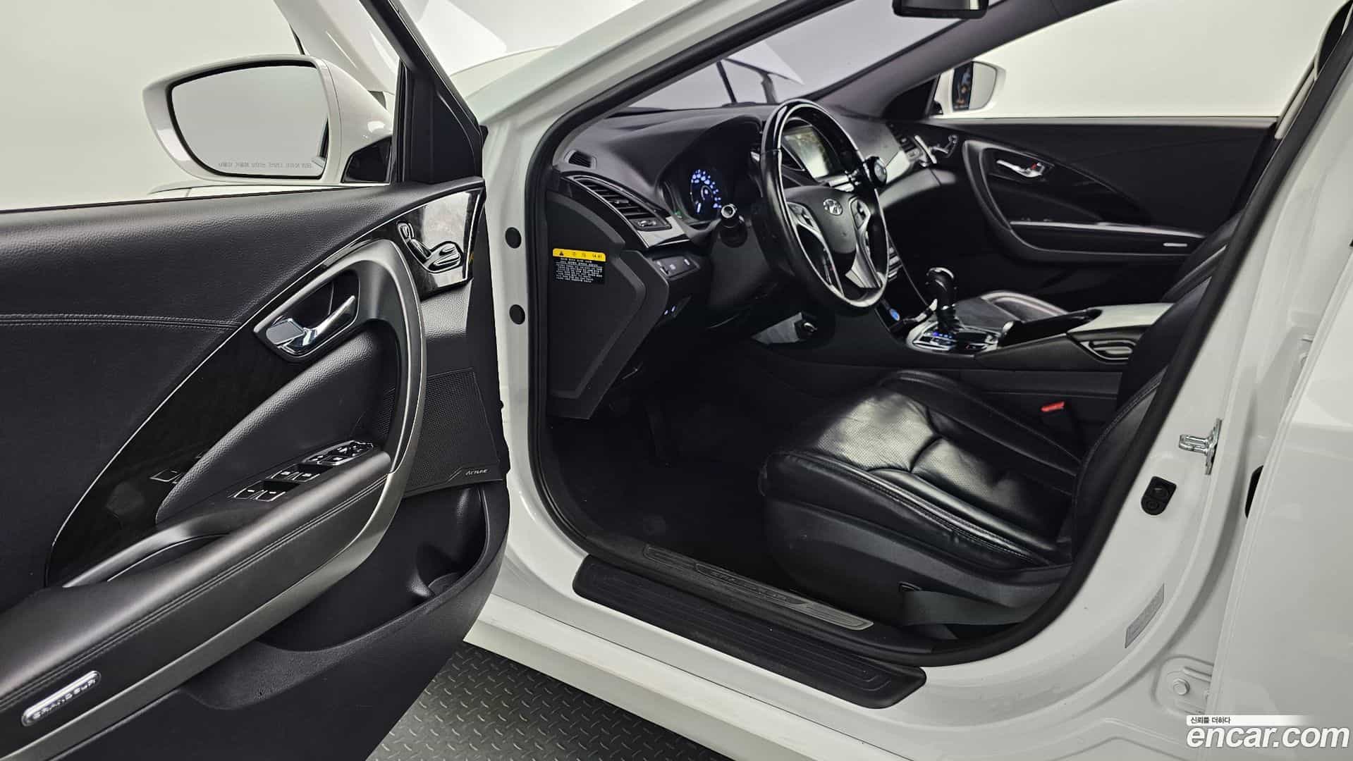 Grandeur Hyundai 2016.6-OPTION-015