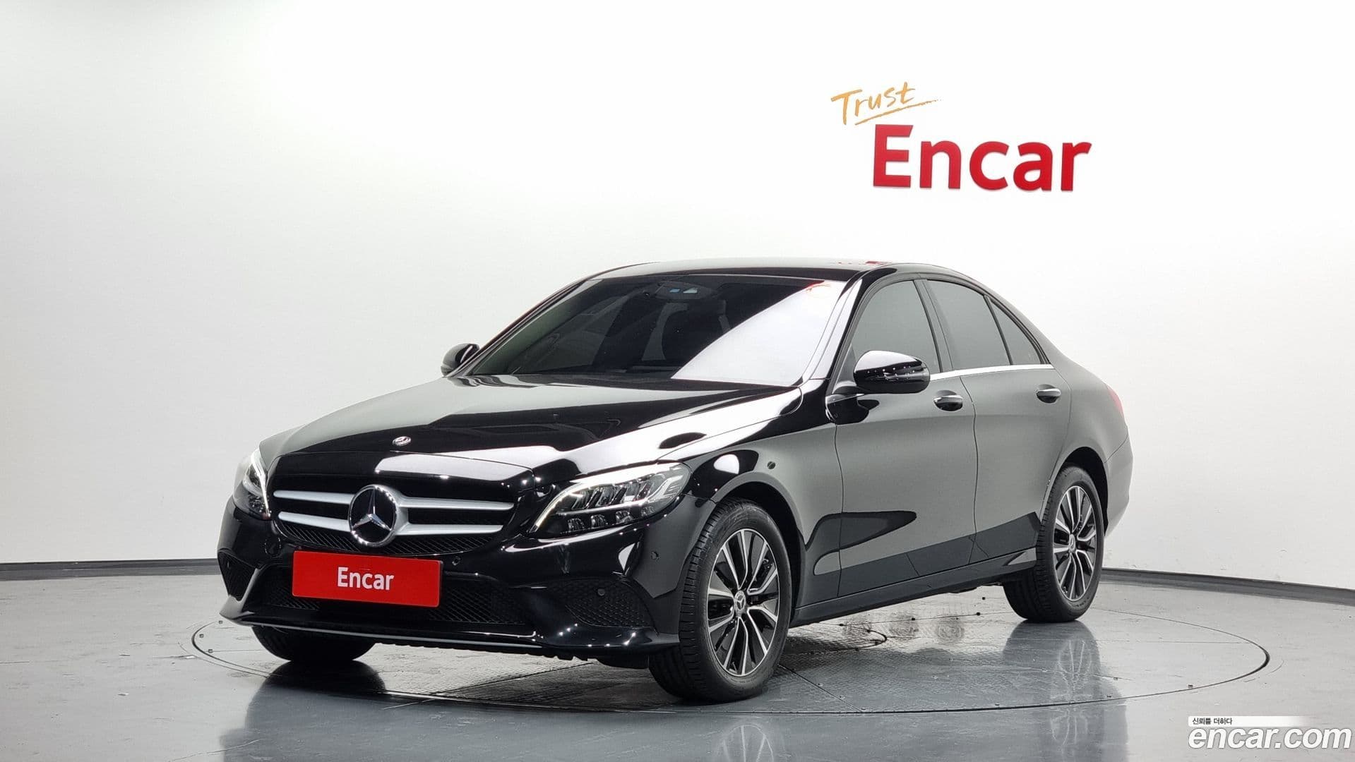 Main__Slider__Photo:C-Class Mercedes-Benz 2019.9-0