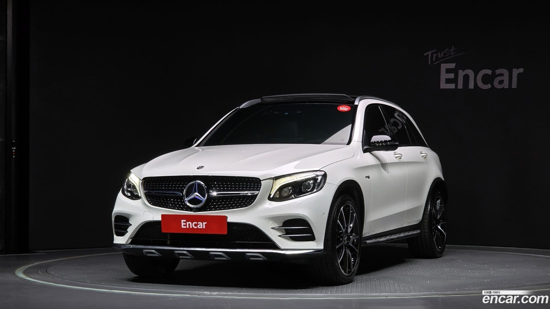 Main__Slider__Photo:GLC-Class Mercedes-Benz 2018.7-0
