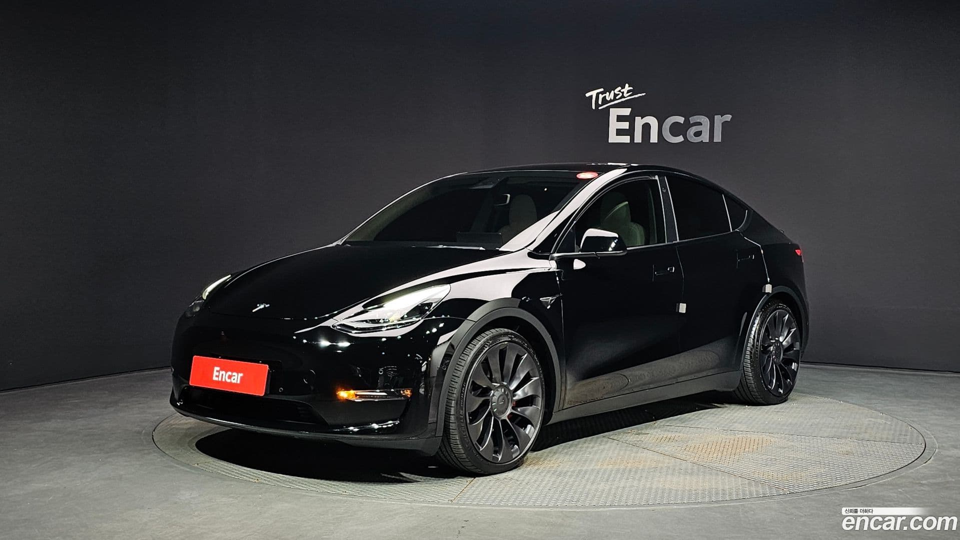 Main__Slider__Photo:Model Y Tesla 2022.7-0