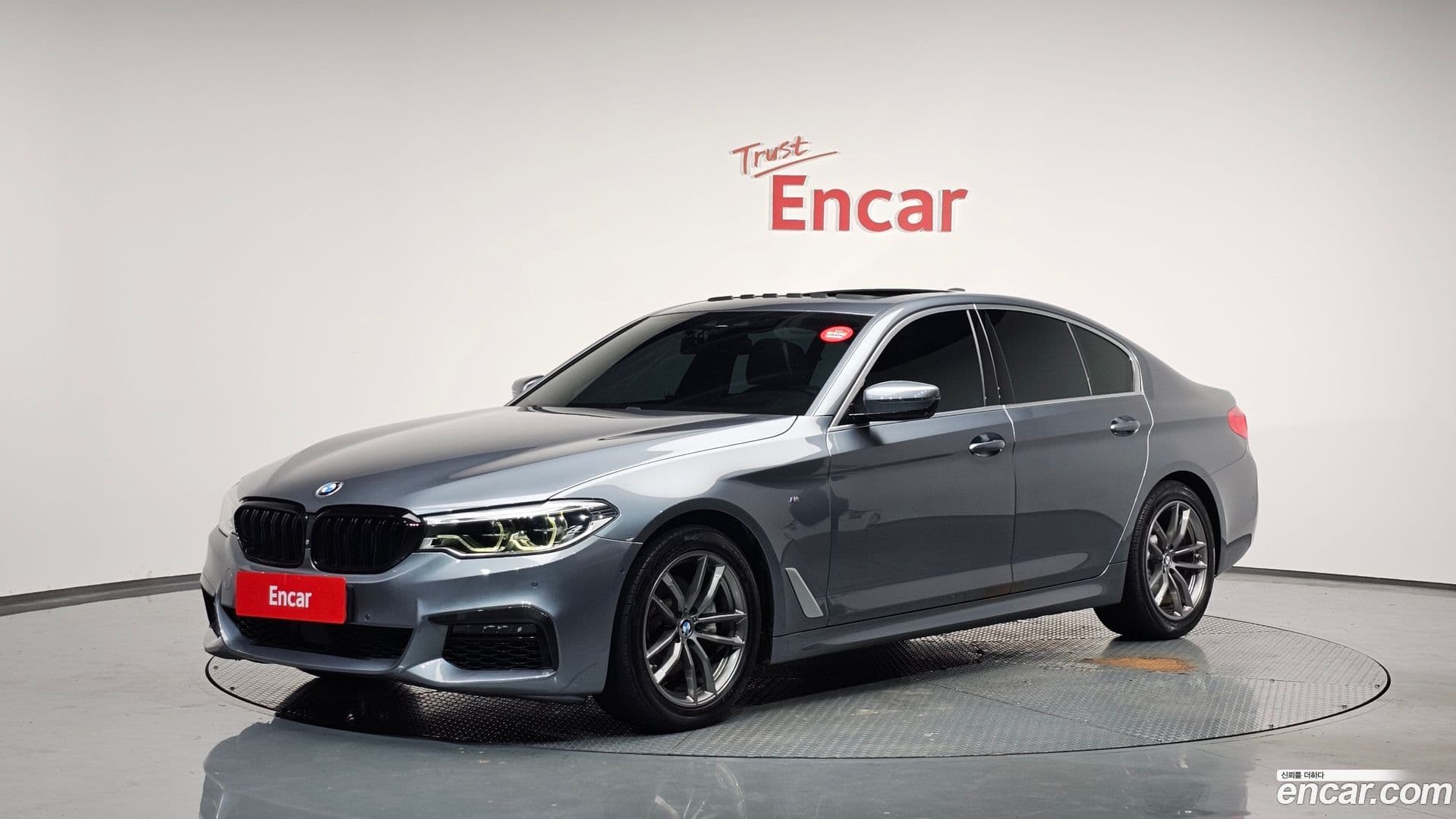 Main__Slider__Photo:5-Series BMW 2019.5-0